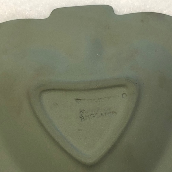 VINTAGE WEDGWOOD JASPERWARE ASHTRAYS - SET OF 2 BLUE & 1 GREEN - Picture 13 of 16